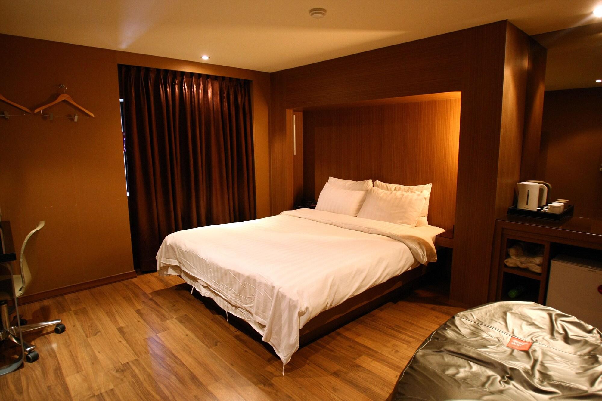 The California Hotel Seoul Seocho Exterior photo